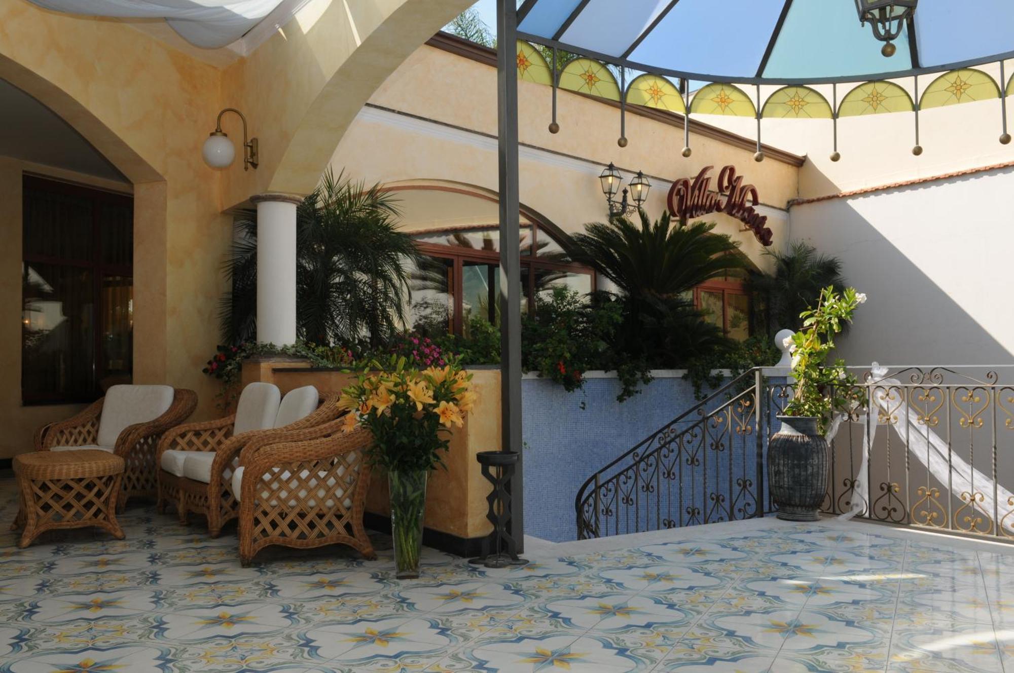 Hotel Ristorante La Lanterna Calvizzano Exterior foto