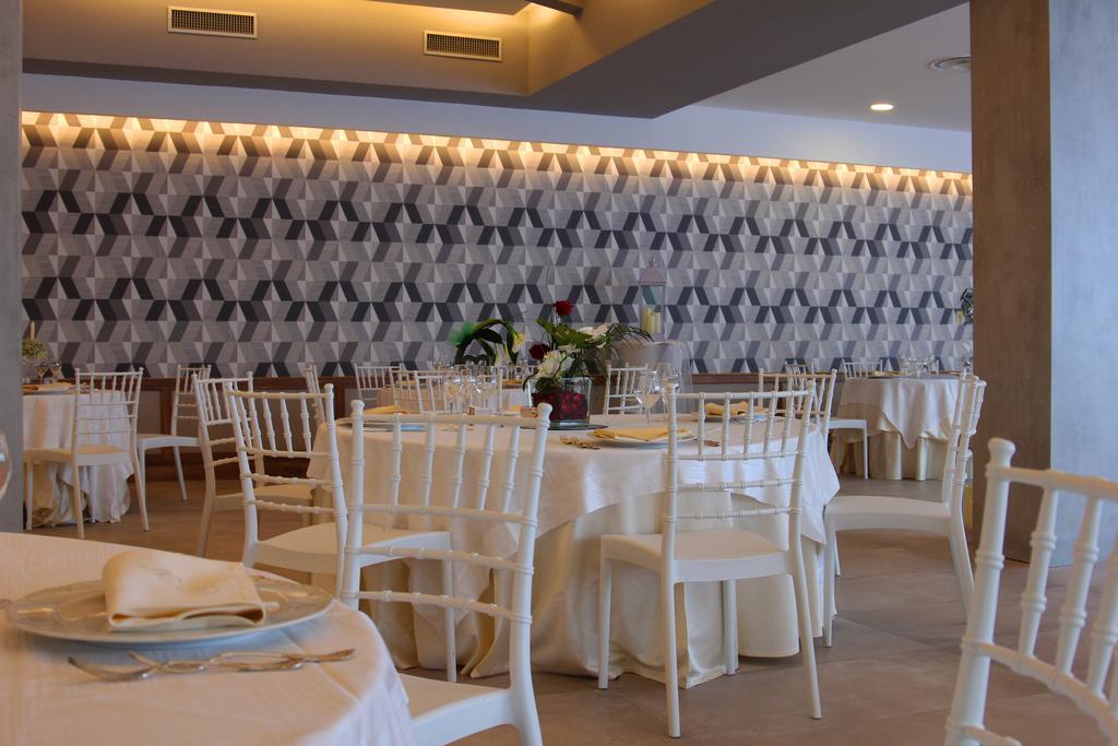 Hotel Ristorante La Lanterna Calvizzano Exterior foto